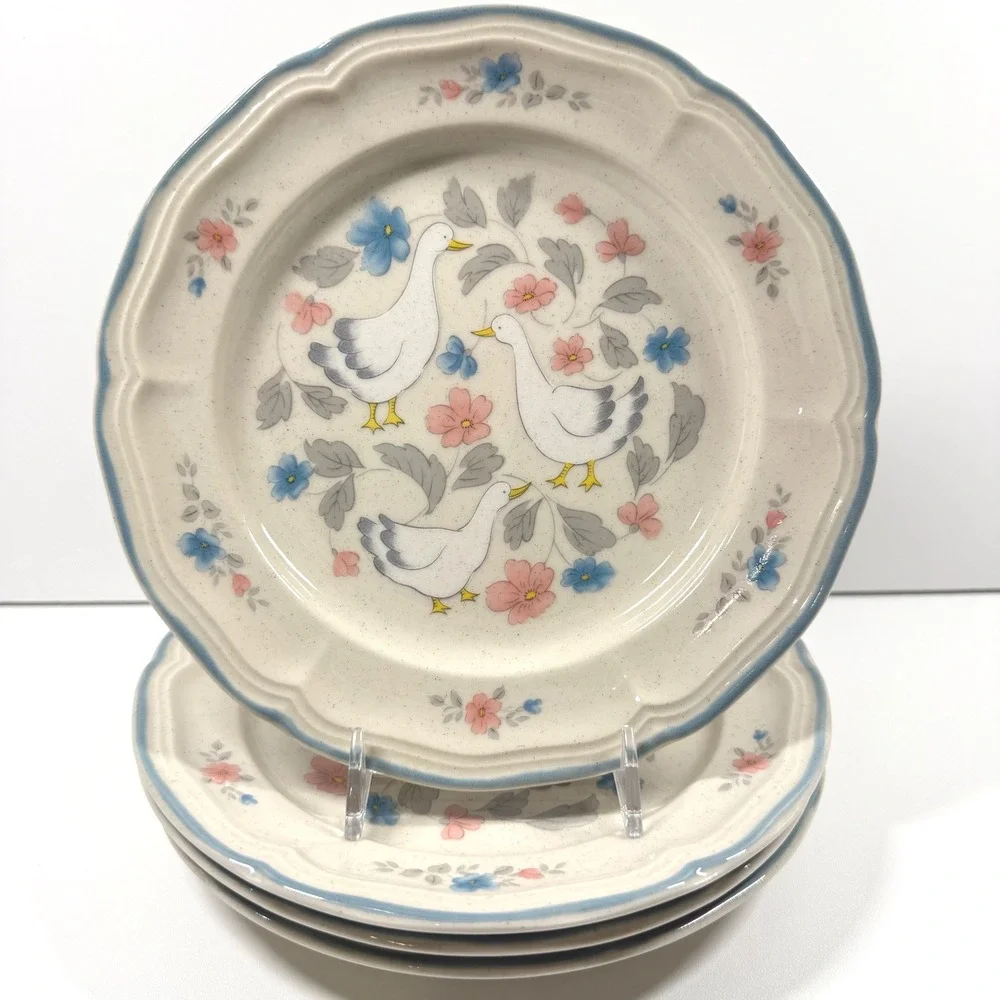 Vintage 1988 Country Classics Action Geese Stoneware Bowl & 4 Plates 5pc Set EUC